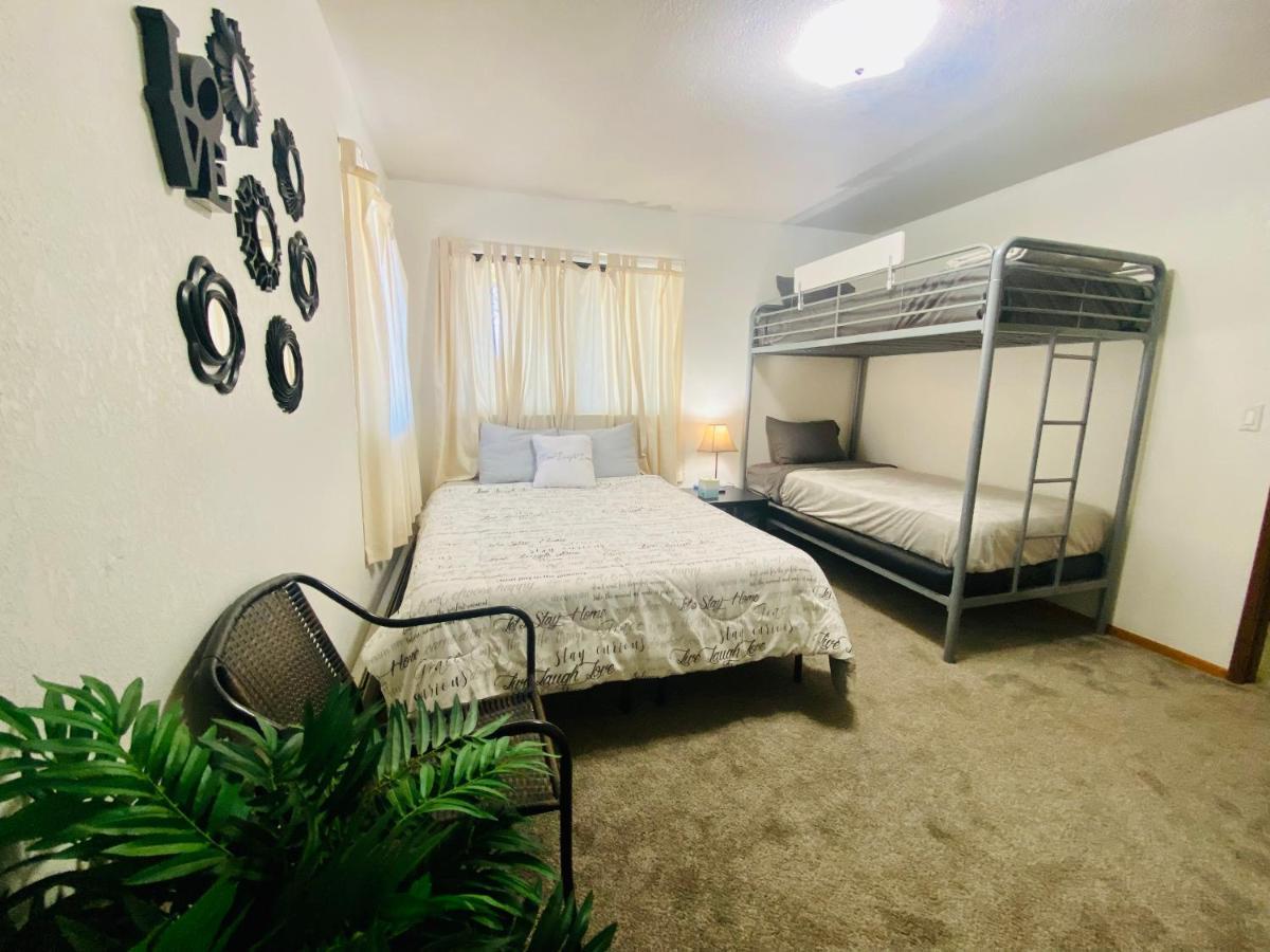 Сasa de vacaciones Family Friendly, 3 Bedroom House, With King Bed For Up To 15 - Bbq - Internet - Jet Tub Auburn