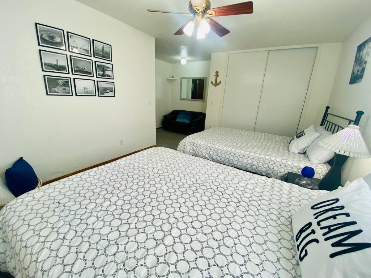 Family Friendly, 3 Bedroom House, With King Bed For Up To 15 - Bbq - Internet - Jet Tub
