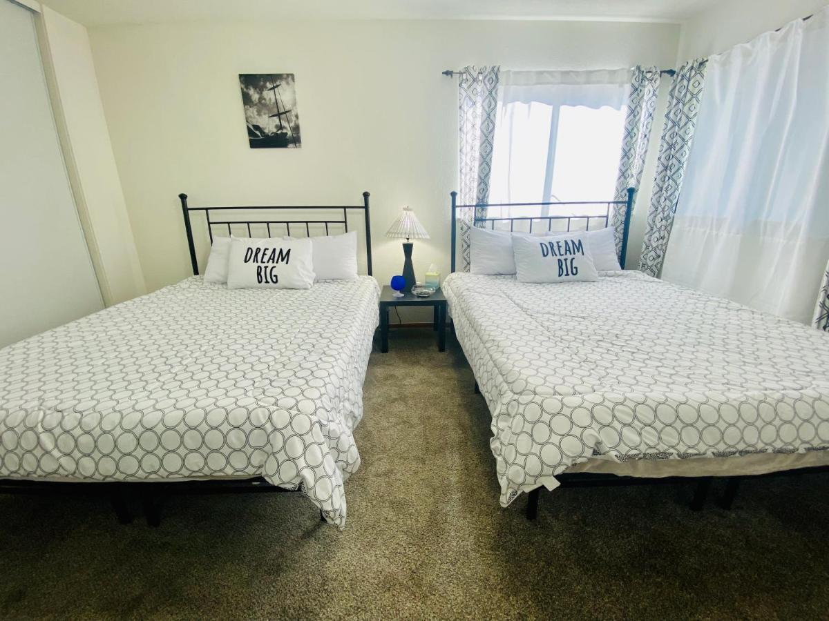 Family Friendly, 3 Bedroom House, With King Bed For Up To 15 - Bbq - Internet - Jet Tub Сasa de vacaciones Auburn