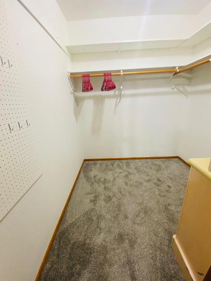 Family Friendly, 3 Bedroom House, With King Bed For Up To 15 - Bbq - Internet - Jet Tub
