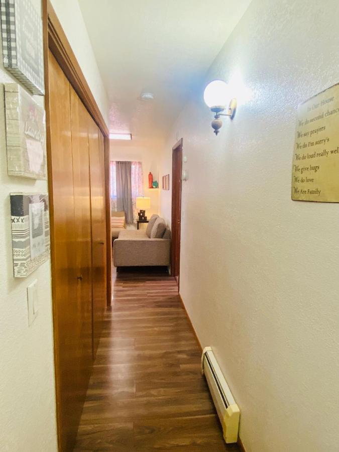Family Friendly, 3 Bedroom House, With King Bed For Up To 15 - Bbq - Internet - Jet Tub *