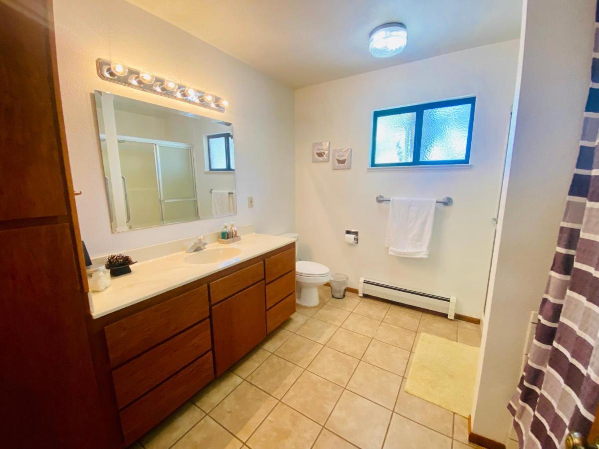 Holiday home Family Friendly, 3 Bedroom House, With King Bed For Up To 15 - Bbq - Internet - Jet Tub