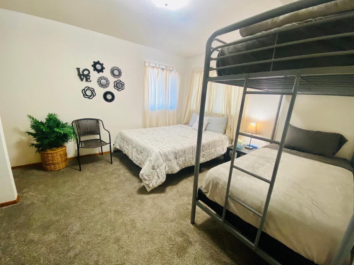 Family Friendly, 3 Bedroom House, With King Bed For Up To 15 - Bbq - Internet - Jet Tub Auburn
