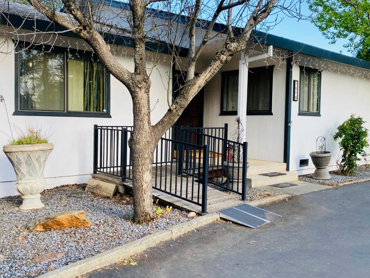 Family Friendly, 3 Bedroom House, With King Bed For Up To 15 - Bbq - Internet - Jet Tub *